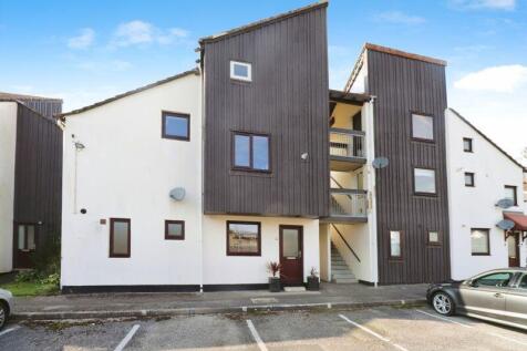Tree Hamlets, Poole BH16 2 bed apartment for sale