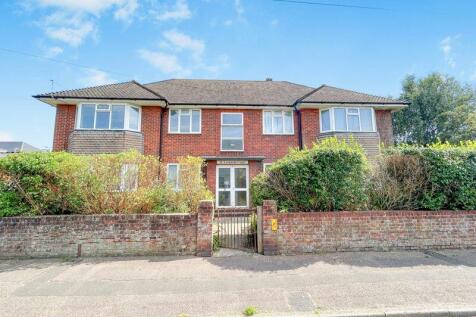15 St Leonards Road, Bournemouth BH8 2 bed apartment for sale