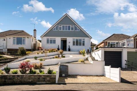 St. Brelades Avenue, Poole BH12 4 bed chalet for sale