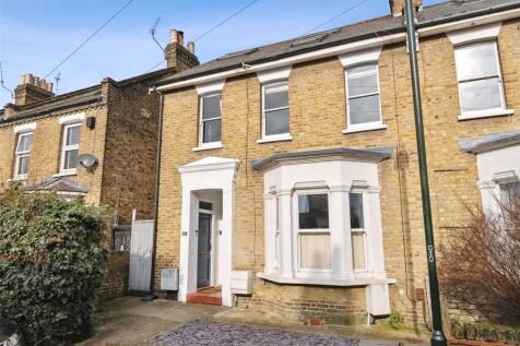 2 bedroom maisonette for sale