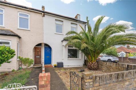 3 bedroom end of terrace house for sale
