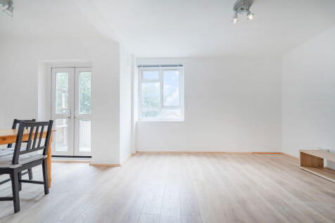 Leigham Court Road, London SW16 3 bed maisonette for sale