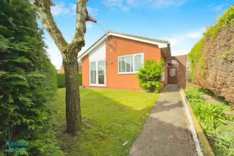 2 bedroom detached bungalow for sale