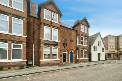 Terraced house for sale