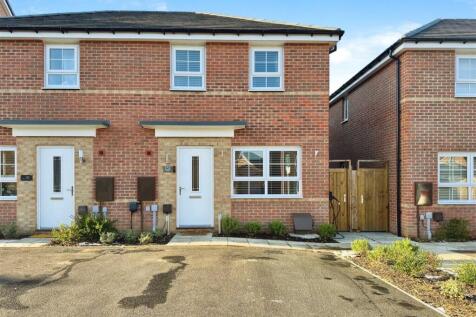 3 bedroom semi-detached house for sale