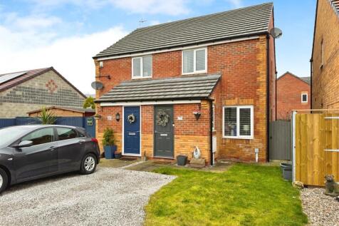 2 bedroom semi-detached house for sale