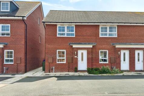 2 bedroom end of terrace house for sale