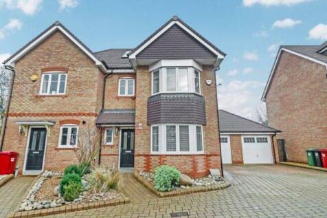 Litten Close, Langley SL3 7FX 3 bed semi