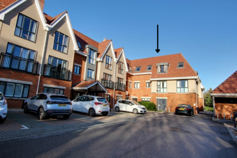 Kleinwort Close, Hurst Place, RH16 1 bed flat for sale