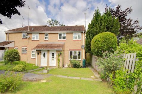 The Pines, Haywards Heath, RH16 3 bed end of terrace house for sale