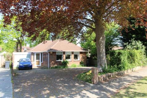 Malthouse Lane, Burgess Hill, RH15 2 bed detached bungalow for sale