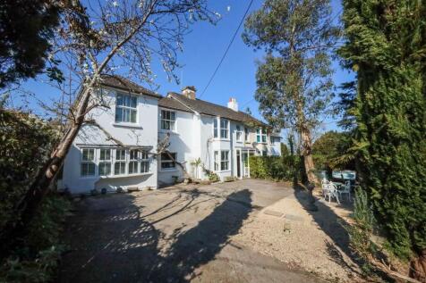 London Road, Burgess Hill, RH15 6 bed semi