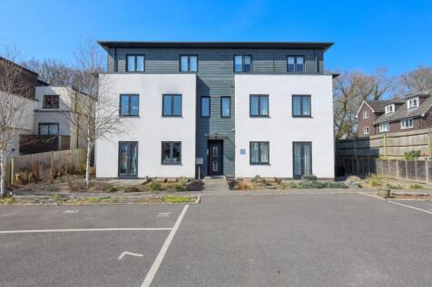 Elizabeth Court, Burgess Hill, RH15 2 bed apartment for sale