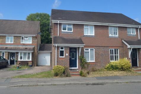 3 bedroom semi-detached house for sale