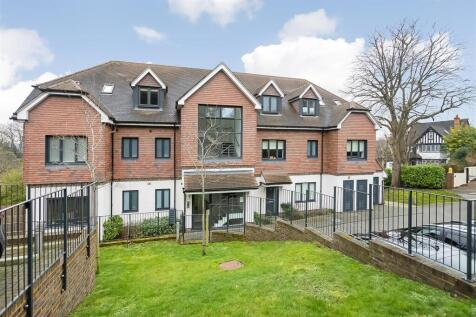 25 Monahan Avenue, Purley CR8 2 bed apartment for sale