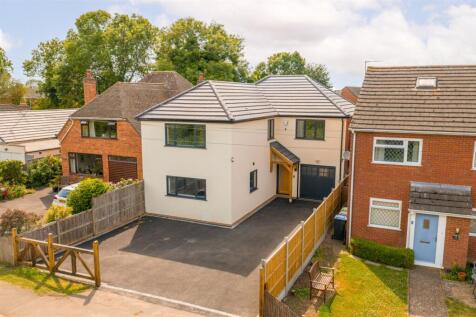 5 bedroom detached house for sale