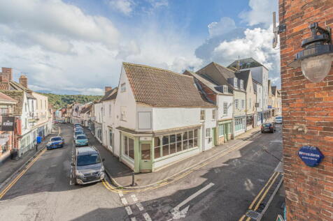 3 bedroom town house for sale