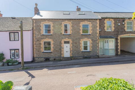 4 bedroom terraced house for sale
