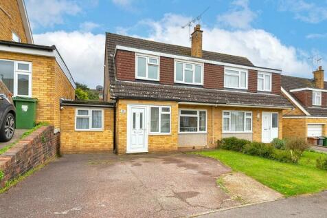 4 bedroom semi-detached house for sale