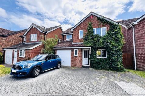 5 bedroom detached house for sale