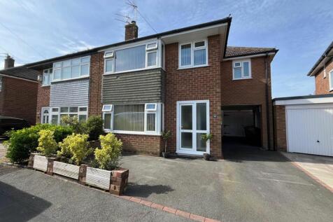 4 bedroom semi-detached house for sale