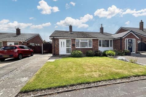 2 bedroom semi-detached bungalow for sale