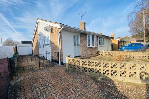 2 bedroom semi-detached bungalow for sale