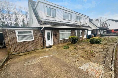 4 bedroom semi-detached house for sale