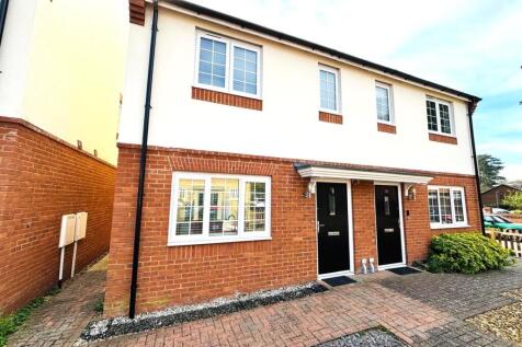 3 bedroom semi-detached house for sale