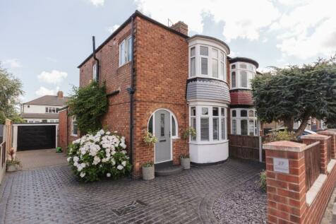 3 bedroom semi-detached house for sale