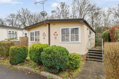 Mytchett Road, Camberley GU16 2 bed park home for sale