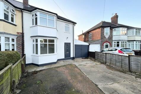 3 bedroom semi-detached house for sale