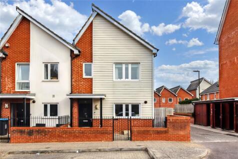 3 bedroom end of terrace house for sale