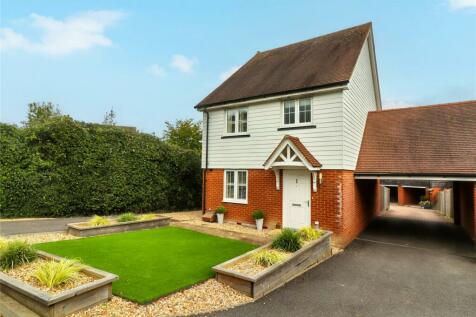 3 bedroom link detached house for sale