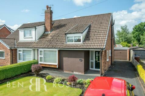 3 bedroom semi-detached bungalow for sale