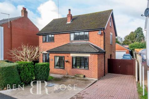 Bryning Fern Lane, Preston PR4 4 bed detached house for sale