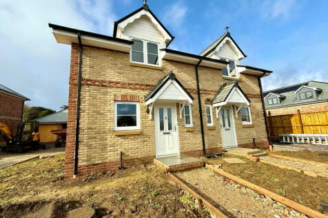 2 bedroom semi-detached house for sale