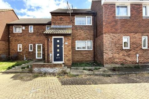 Turmine Court, Minster On Sea ME12 2 bed terraced house for sale