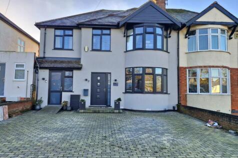 5 bedroom semi-detached house for sale