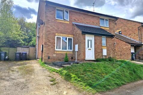 2 bedroom semi-detached house for sale
