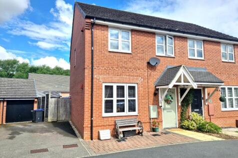 3 bedroom semi-detached house for sale
