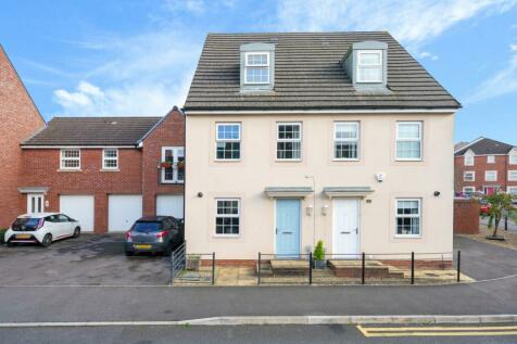 3 bedroom semi-detached house for sale