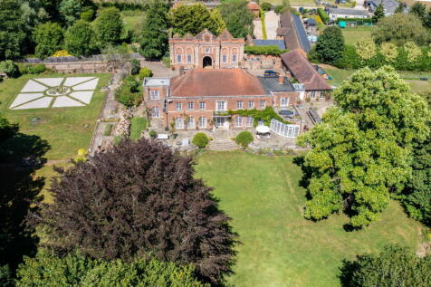 Broadfield, Buntingford SG9 5 bed country house for sale