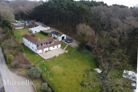 Huntick Road, Poole BH16 5 bed detached house for sale