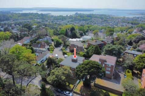 Belle Vue Road, Poole BH14 2 bed ground floor flat for sale