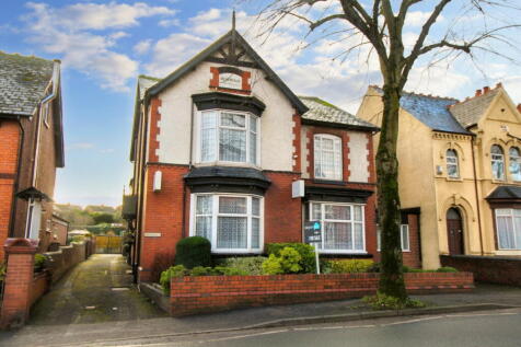 Sedgley Road West, Tipton DY4 8 bed semi