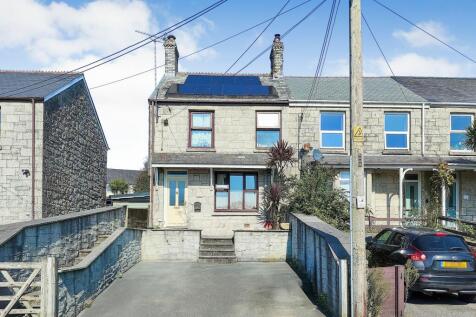 4 bedroom end of terrace house for sale