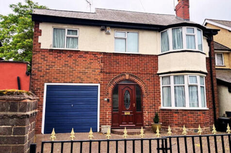 Hall Green Road, West Bromwich, B71 3 bed detached house for sale