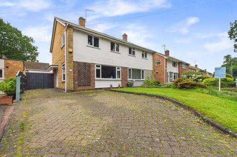 3 bedroom semi-detached house for sale