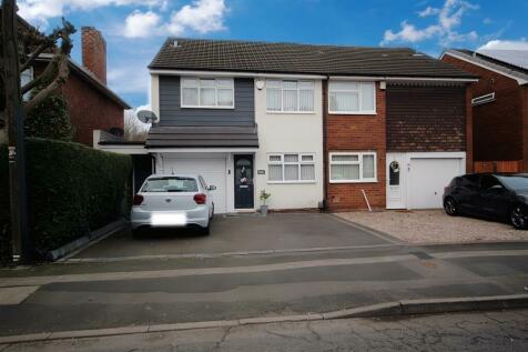 3 bedroom semi-detached house for sale